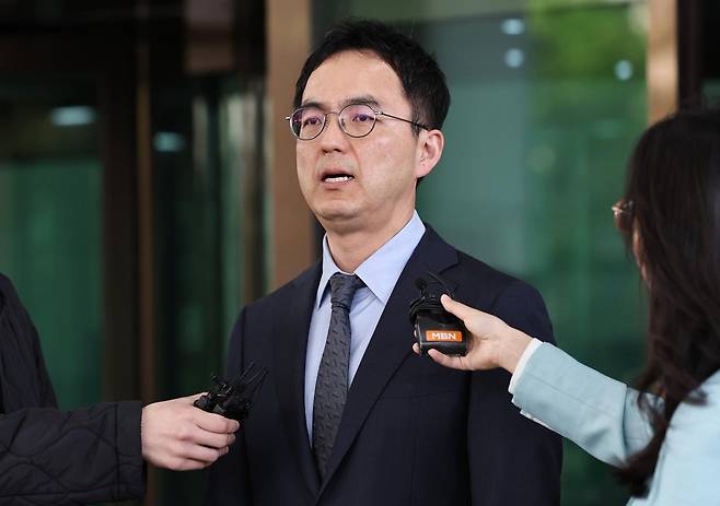 구자현 검찰총장 직무대행이 17일 오후 서울 서초구 대검찰청에서 대장동·대북송금 의혹 사건을 둘러싼 정치권의 국정조사와 관련해 입장을 밝히고 있다. 뉴스1