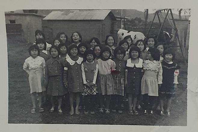 경기도 시흥군(현 시흥시) 소래면 옥길리에 있던 수풀원(이사벨 보육원) 원생들의 모습. 고아권익연대 제공