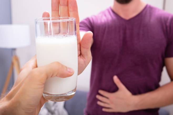우유는 특정 식품과 함께 먹으면 영양소 이용률이 떨어지거나 소화에 부담을 줄 수 있어 주의가 필요하다./사진=클립아트코리아
