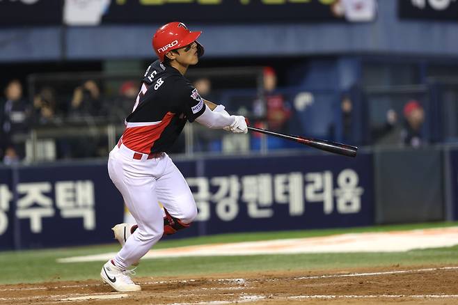 9회 2루타를 때려내며 KIA 타이거즈의 8연승에 쐐기를 박은 김도영. 사진 KIA 타이거즈