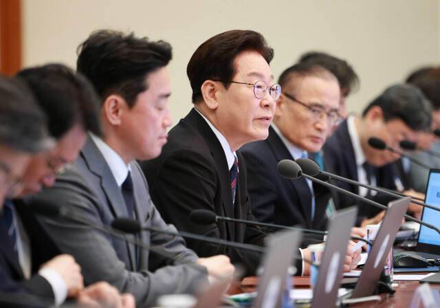 이재명 대통령이 16일 청와대에서 수석보좌관회의를 주재하고 있다. 연합뉴스