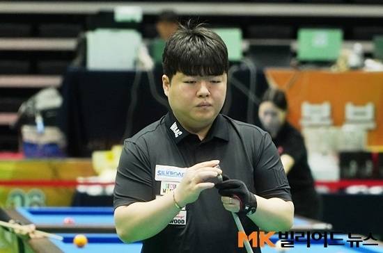 16일 경북 안동시 안동체육관에서 열린 ‘2026 안동시장배 전국3쿠션당구대회’ 남자3쿠션 128강전에서 ‘디펜딩 챔피언’ 조명우를 비롯, 김행직 최완영 허정한 등 톱랭커들이 무난히 승리를 거뒀다.