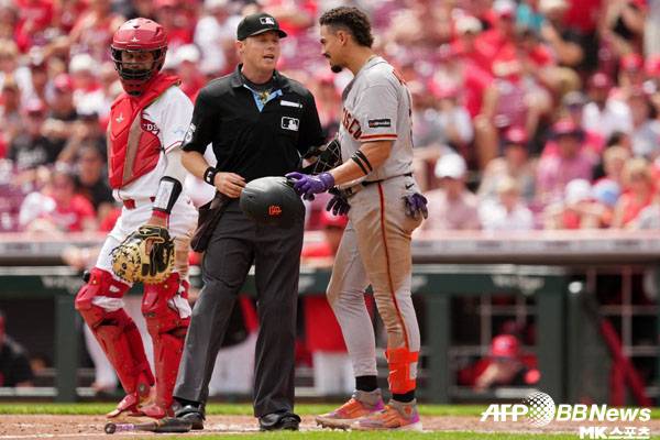 아다메스는 8회 고의성 짙은 사구를 맞았다. 사진(美 신시내티)=ⓒAFPBBNews = News1