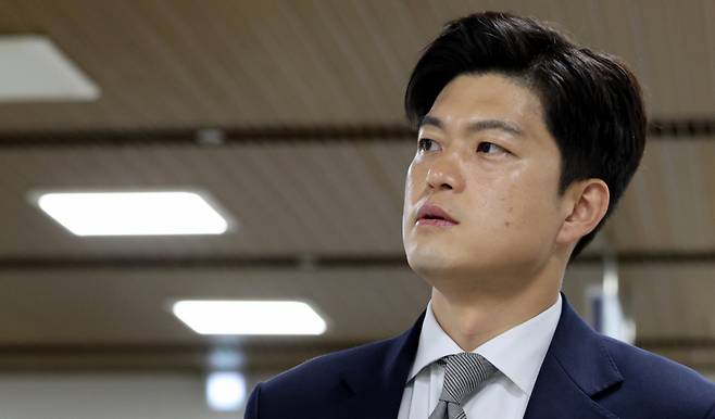 비상계엄 해제 의결을 방해한 혐의로 기소된 추경호 국민의힘 의원 재판에 증인으로 채택된 국민의힘 김용태 의원이 17일 오전 서울 서초구 서울중앙지방법원에서 열린 공판에 출석하고 있다. /사진=뉴시스