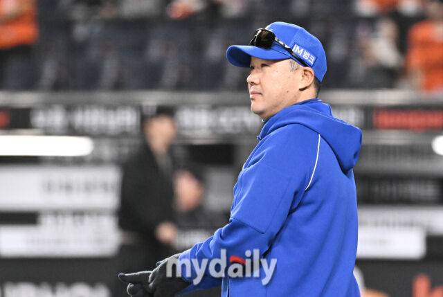 14일 오후 대전 한화생명볼파크에서 진행된 '2026 프로야구 KBO리그' 한화이글스와 삼성 라이온즈의 경기. 삼성 박진만 감독이 6-5로 승리한 뒤 미소를 짓고 있다./마이데일리