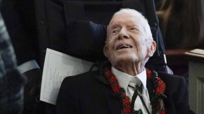 2023년, 99세의 나이로 카메라에 포착된 지미 카터 전 미국 대통령. 그는 91세에 키트루다를 투여받고 흑색종 치료에 성공한 후, 이 약의 인지도를 높이는 데 크게 기여했다. (사진: 풀 사진기자단 알렉스 브랜든/게티이미지)