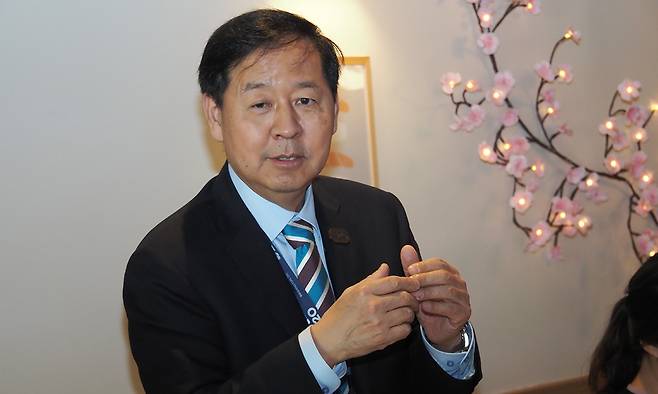 구윤철 부총리 겸 재정경제부 장관이 16일(현지시간) 워싱턴 인근에서 열린 특파원단 간담회에서 발언하고 있다. 워싱턴 특파원단