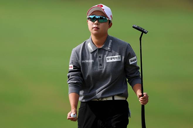 퍼팅 후 홀을 빠져나가고 있는 김효주. 사진 제공=AFP연합뉴스