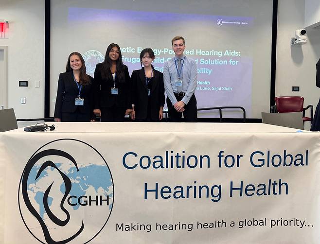 코넬 Engineering World Health  Project Team에서  ‘InHero’ 곽영서 대표의 아이디어를 보스턴 CGHH 귀건강 협회에서 발표한 이후 기념 사진.