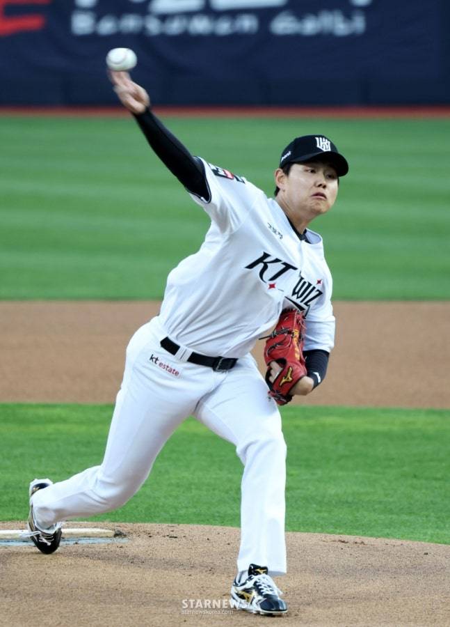 6이닝 무실점으로 호투한 KT 선발 투수 소형준. /사진=강영조 선임기자