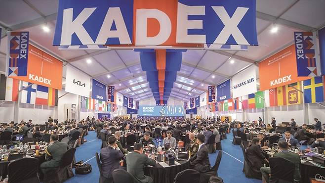 육군협회가 주최하는 '대한민국 국제 방위산업전(KADEX)' 개최를 둘러싼 논란이 일파만파 확산하고 있다.[사진｜육군협회 제공] &nbsp;