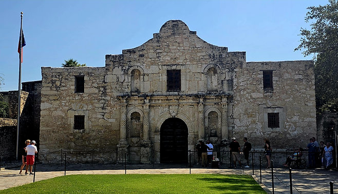 텍사스를 비롯한 미국 남부지역의 역사를 바꾼 샌안토니오의 알라모 전도소. 손호철 제공
