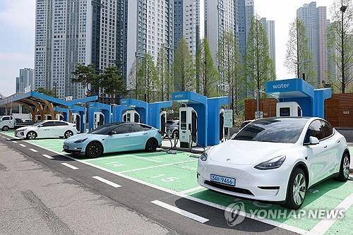 킨텍스의 전기차 급속 충전소 [연합뉴스 자료사진]