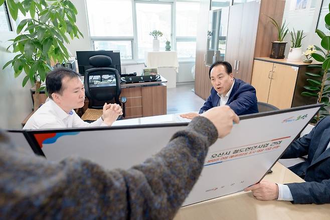 이권재 오산시장, 기획예산처 방문 '분당선 오산 연장사업' 조속 예타 대상 선정 요 [오산시 제공. 재판매 및 DB 금지]