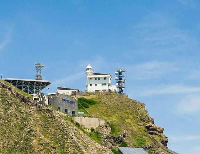 독도에서 바라본 독도 등대 전경. 홍준기 기자