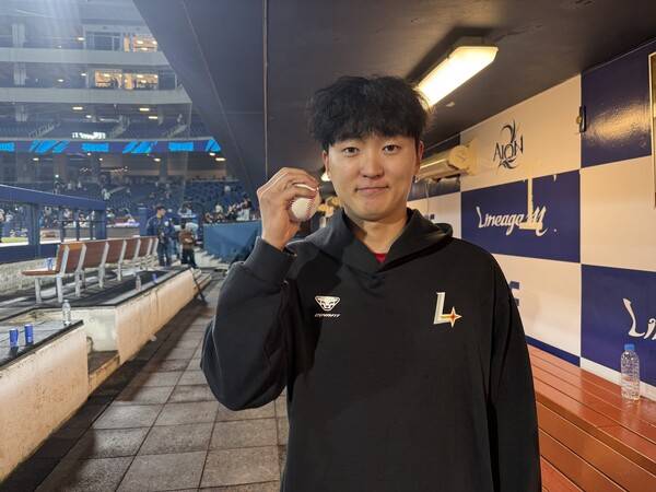 승리투수가 된 김건우(사진=SSG)