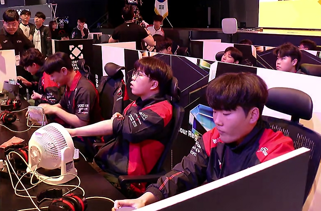 매치4 치킨 획득과 함께 단독 선두로 올라선 경기 농심 레드포스.