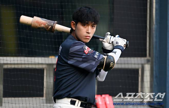 14일 잠실구장에서 열린 LG와 롯데의 경기. 롯데 황성빈이 숨을 고르고 있다. 잠실=박재만 기자 pjm@sportschosun.com/2026.04.14/