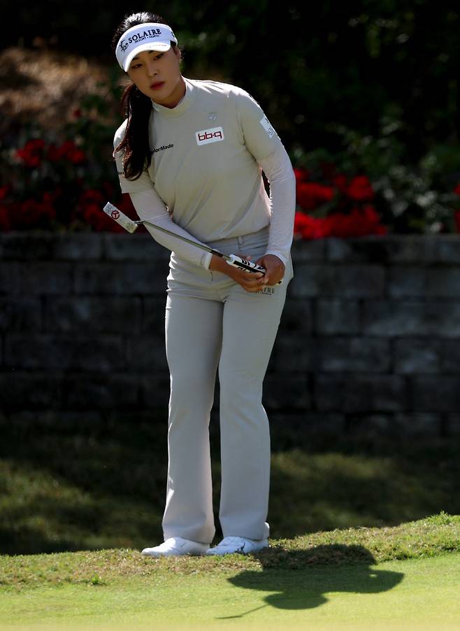 TARZANA, CALIFORNIA - APRIL 17: Ina Yoon of South Korea reacts to her putt on the first green during the second round of the JM Eagle LA Championship presented by Plastpro at El Caballero Country Club on April 17, 2026 in Tarzana, California.   Harry How/Getty Images/AFP (Photo by Harry How / GETTY IMAGES NORTH AMERICA / Getty Images via AFP)







<저작권자(c) 연합뉴스, 무단 전재-재배포, AI 학습 및 활용 금지>