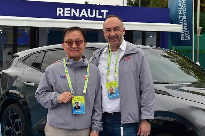 신주식 대회장과 니콜라 기요세 르노코리아 CMO