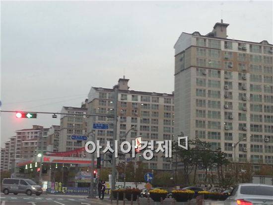 광명시 소하동 휴먼시아 아파트 단지 전경.