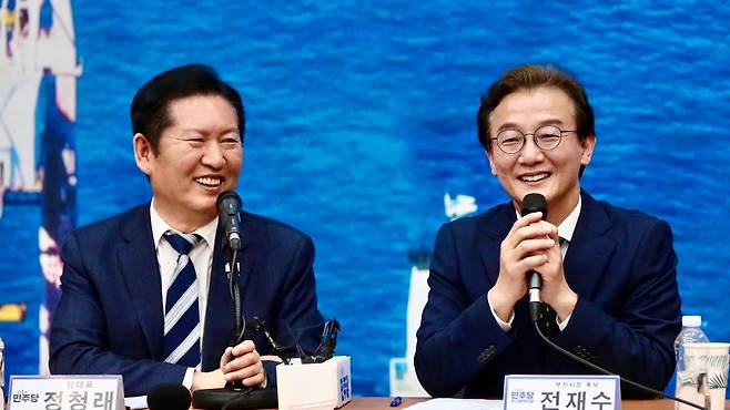 정청래 더불어민주당 대표(왼쪽), 전재수 의원. (정청래 대표 페이스북)