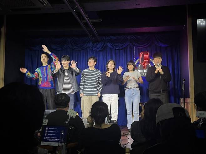 4월 11일 혜화에서 서울코미디클럽이 진행한 '서울 코미디 올스타스' 공연 멤버들. 왼쪽부터 코미디언 빈상현, 김동하, 문지완, 박진주, 원소윤, 박철현 / 박정원 인턴기자