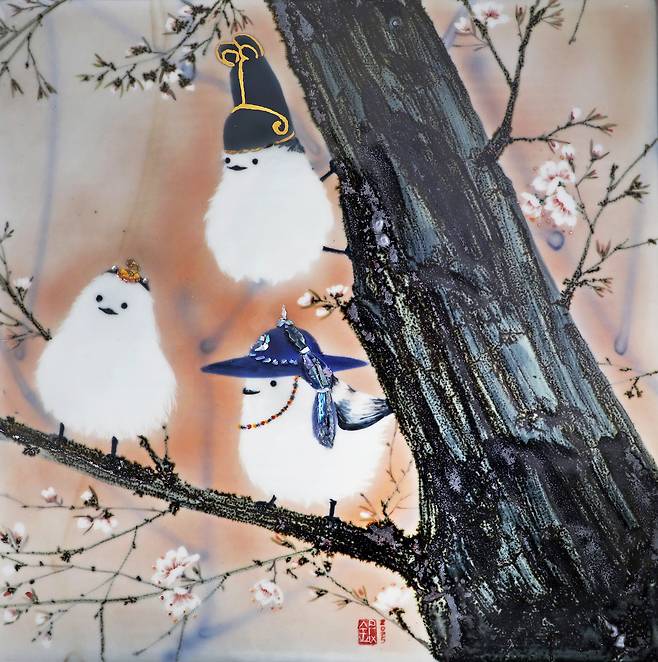 A work by Kim Eun-kyung depicting long-tailed tits translated as “Friends.” The bird is a frequent subject in Kim's work. [PARK SANG-MOON]