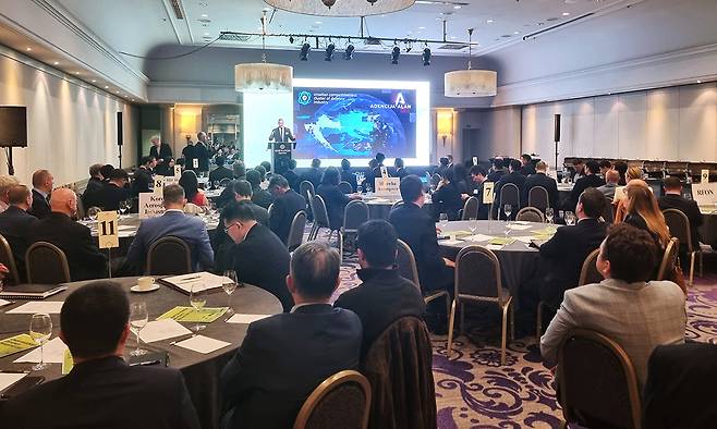 고란 바사라츠(Goran Basarac) 크로아티아 방산수출입국&nbsp;최고경영자(CEO)가 크로아티아 자그레브 쉐라톤 호텔에서 열린 ‘한-크 방위산업 협력의 날’ 행사에서 16일(현지시간) 소속 기관에 대해 소개하고 있다. 한국방위산업진흥회 제공