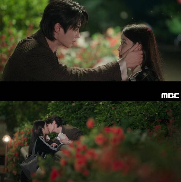 ▲ '21세기 대군부인'에서 입맞춤을 하며 로맨스의 변화를 예고한 변우석과 아이유. 제공| MBC