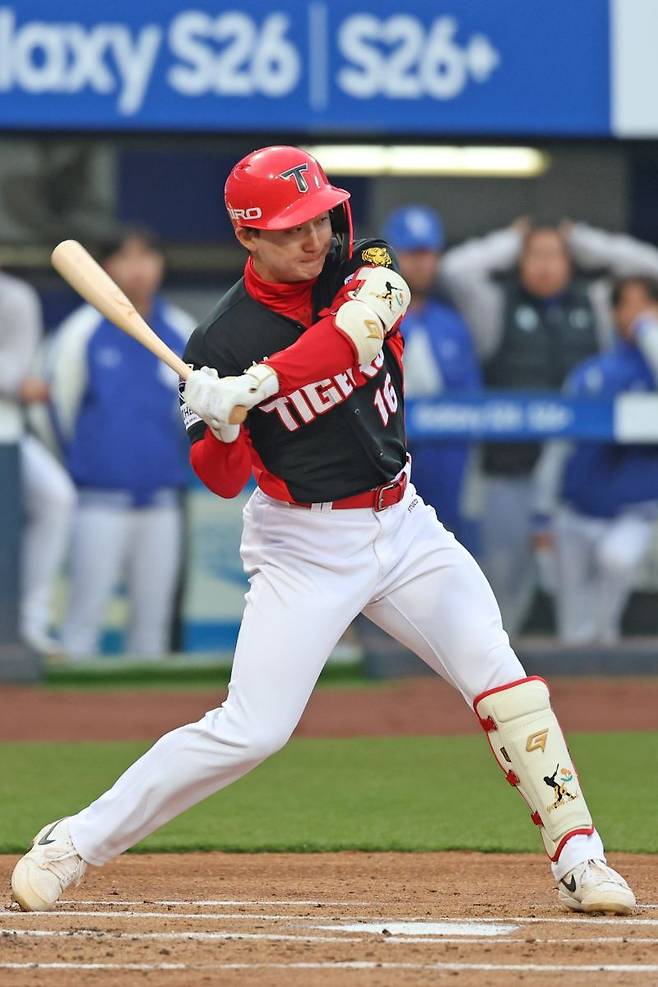 ▲ 시즌 초반 타격 부진과 부상이 겹치며 팀 전력에 보탬이 되지 못하고 있는 윤도현 ⓒKIA타이거즈