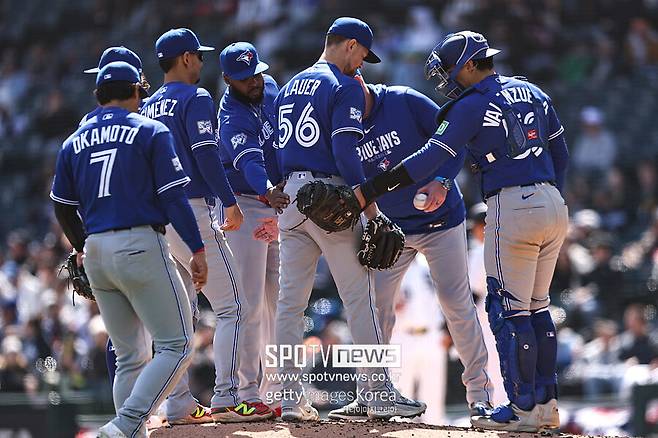 ▲ 라우어는 선발 투수들은 루틴에 예민하다면서 이날 2회 등판으로 순번이 바뀐 팀의 전략에 대해 다소간 불만을 드러냈다