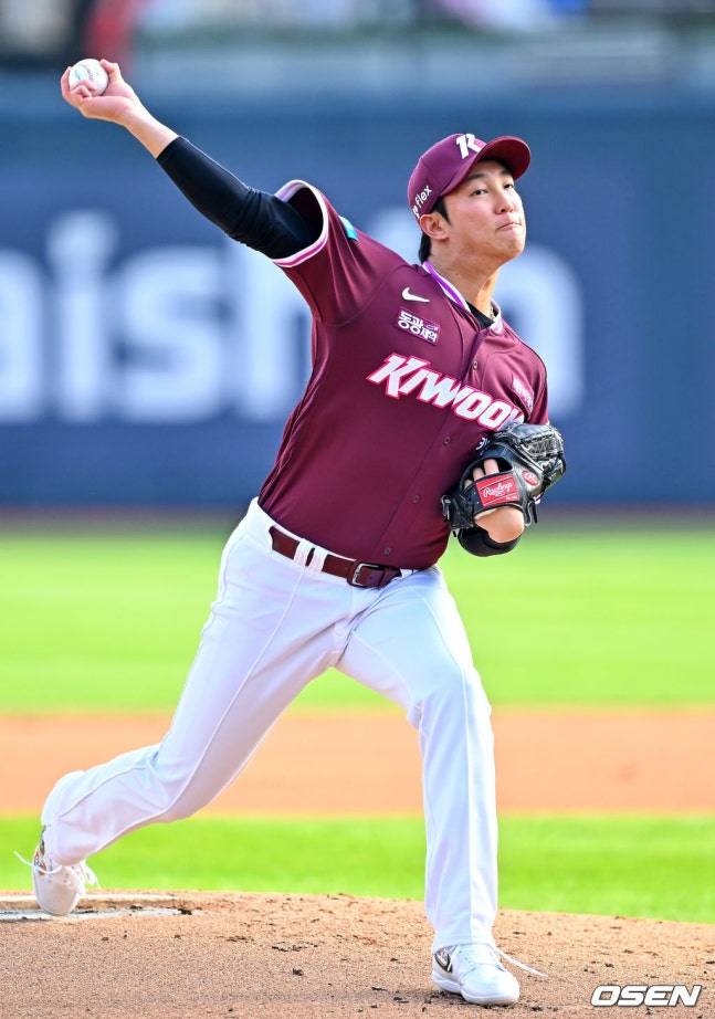 18일 KT전에 선발 등판한 안우진.