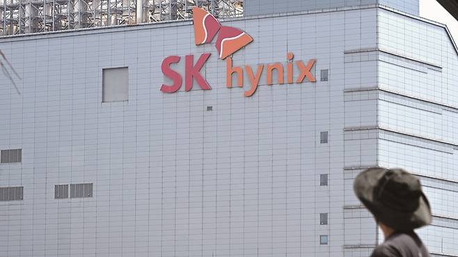 SK하이닉스의 주가가 지난 16일 사상 최고가를 경신했다.[사진｜뉴시스]