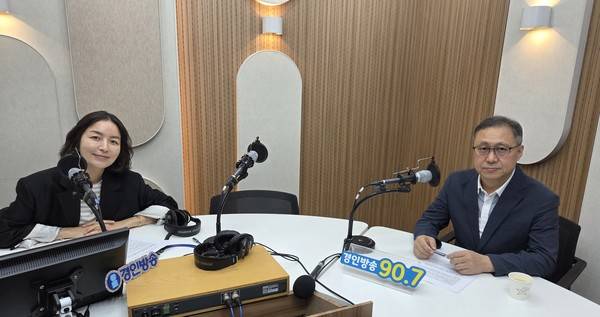 김송원 인천경실련 사무처장(오른쪽), 박주언 앵커 2026.4.17 [경인방송 시사뉴스팀]