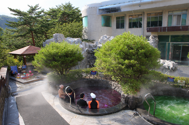 울진덕구온천. / 울진군 제공