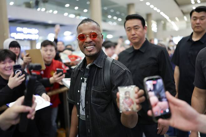 스페셜 매치를 위해 입국한 에브라(슛포러브 제공)