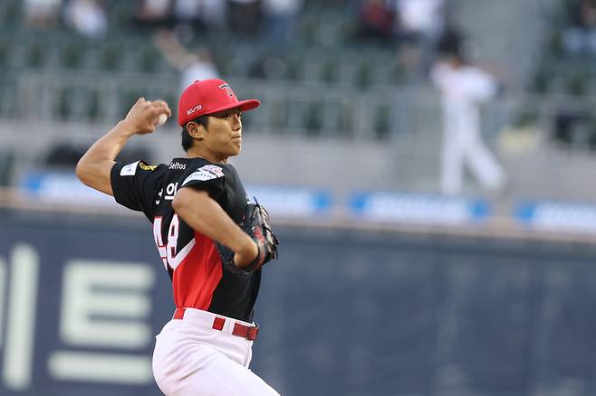 KIA 이의리가 17일 잠실구장에서 열린 2026 KBO리그 정규시즌 두산전에 선발로 나서 역투하고 있다. 사진 | KIA 타이거즈