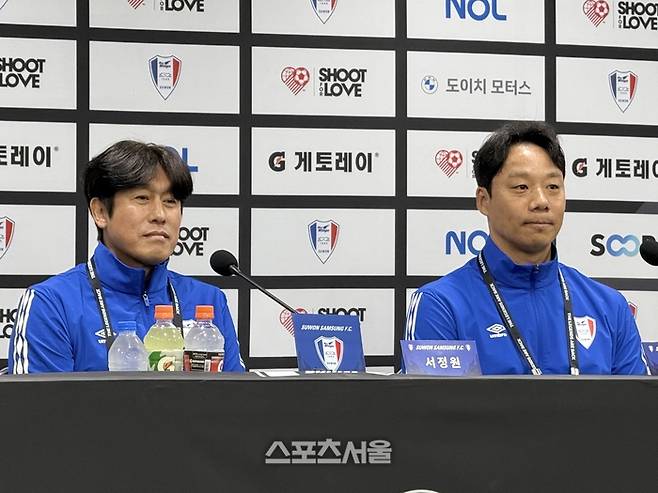 수원 삼성 레전드 서정원 감독과 염기훈. 수원 | 정다워 기자
