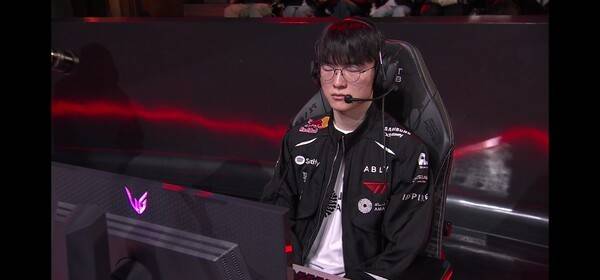 19일 서울 종로구 롤파크에서 열린 '2026 리그 오브 레전드 챔피언스 코리아(LCK)' 정규 시즌 2경기 1세트에서 T1이 키움 DRX를 꺾고 먼저 웃었다. (T1 & 키움DRX = 1:0)./사진=네이버 치지직 라이브영상 캡처