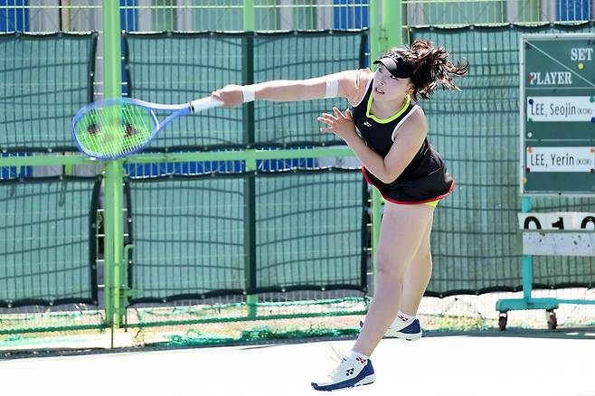 현재 ITF 국제주니어대회 14연승의 이예린은 세 대회 연속 우승을 노린다