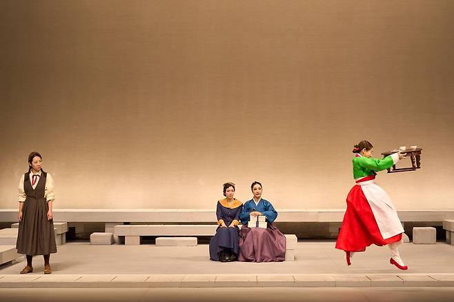 연극 ‘홍도’ 공연 모습. 사진 옐로밤