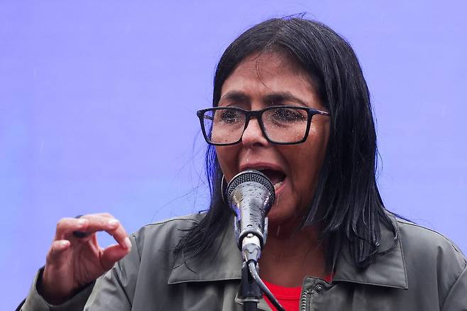 델시 로드리게스 베네수엘라 임시 대통령이 지난 13일(현지시간) 베네수엘라 카라카스에서 연설하는 모습. 로이터=연합뉴스