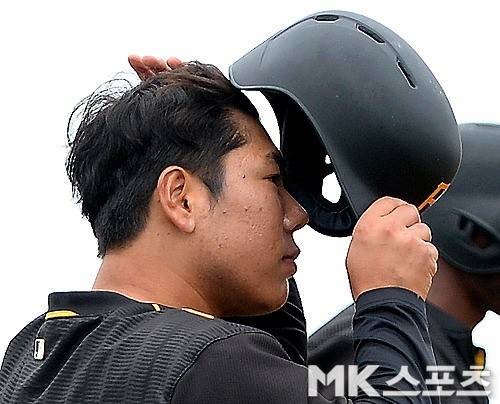 강정호는 내야에 자리가 없는 피츠버그와 계약해 살아남았다. 사진= MK스포츠 DB