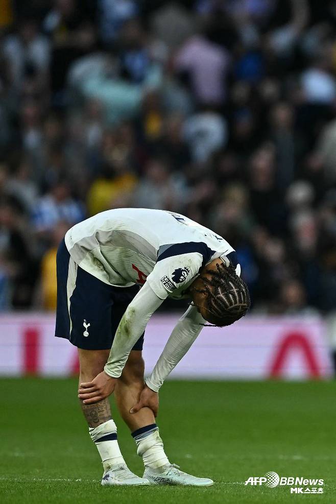 경기 후 실망감을 감추지 못한 사비 시몬스. 사진=AFPBBNews=News1