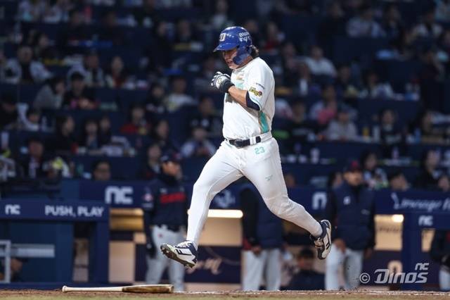 19일 SSG전에서 결정적인 스리런 홈런을 쏘아올린 천재환. 사진=NC 제공