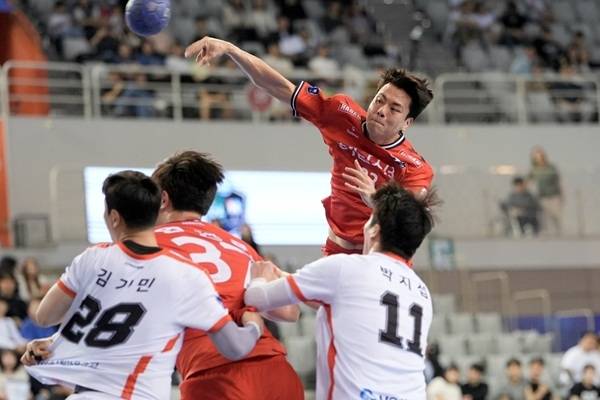 사진 하남시청 김재순 점프슛