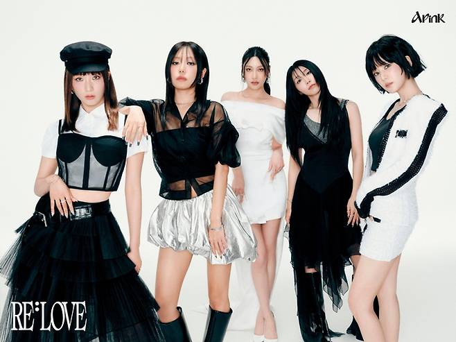 오늘(19일) 데뷔 15주년을 맞이한 그룹 에이핑크. 위드어스엔터테인먼트 제공