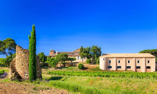 샤토 라 뚜르 드 레베끄 전경. 홈페이지