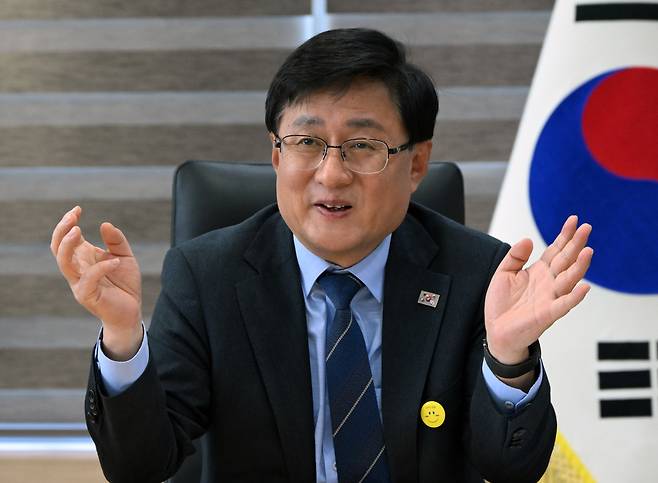 김성환 기후에너지환경부 장관이 16일 서울 동작구 한강홍수통제소에서 서울경제신문과 인터뷰를 하고 있다. 사진=성형주 기자